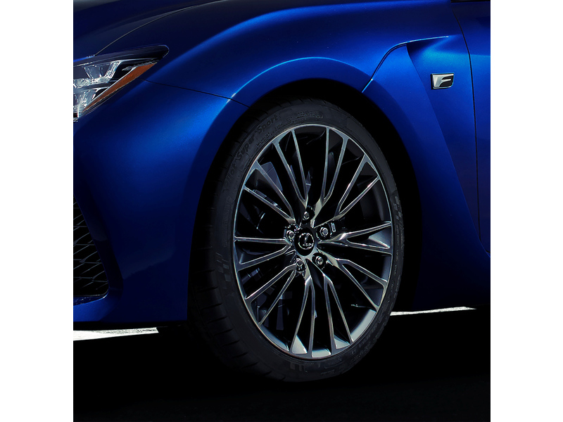 Lexus представит новую модель с приставкой F на Североамериканском международном автосалоне в Детройте 2014