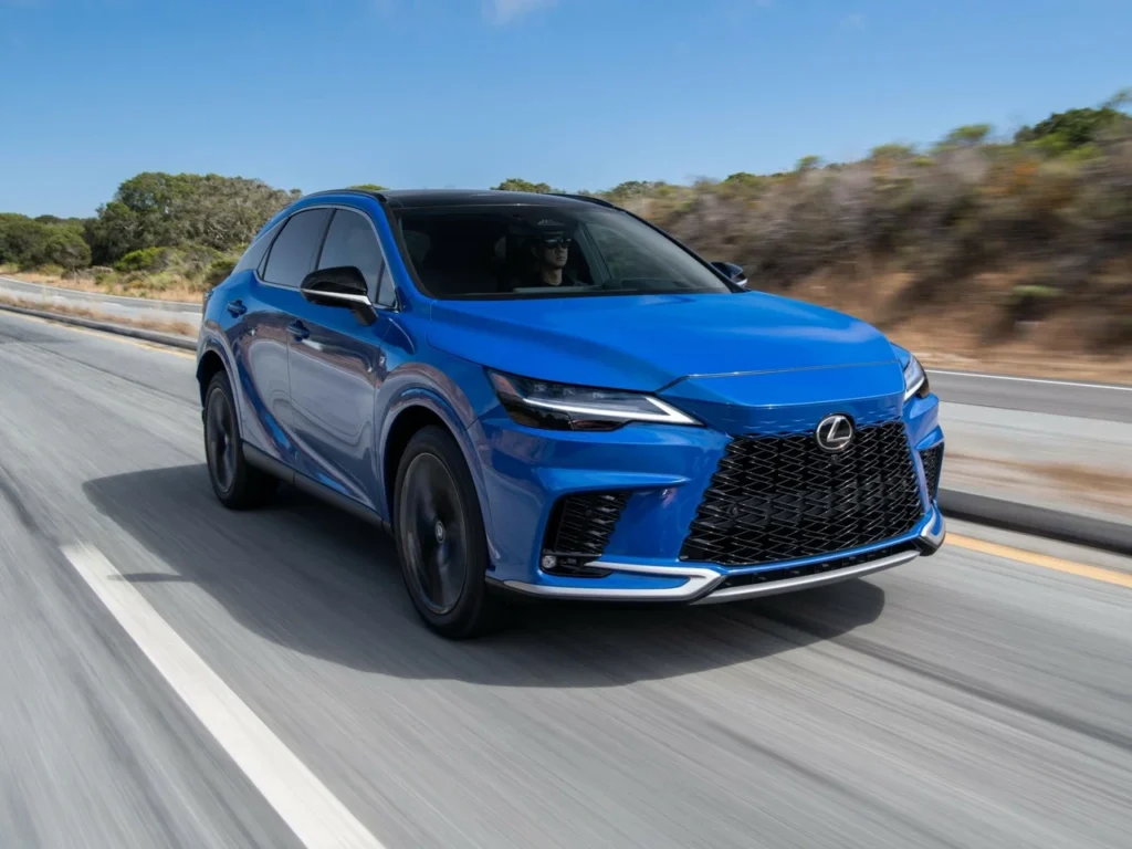Фото Lexus RX спереди