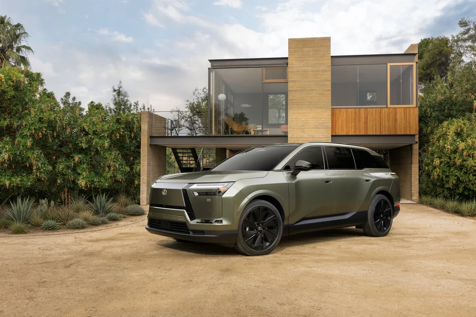 Lexus представил электрический TZ с тремя рядами сидений